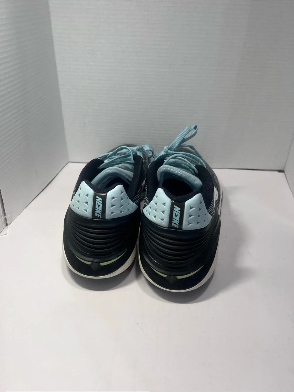 Nike Men's Black and Light Teal Athletic Running Shoes